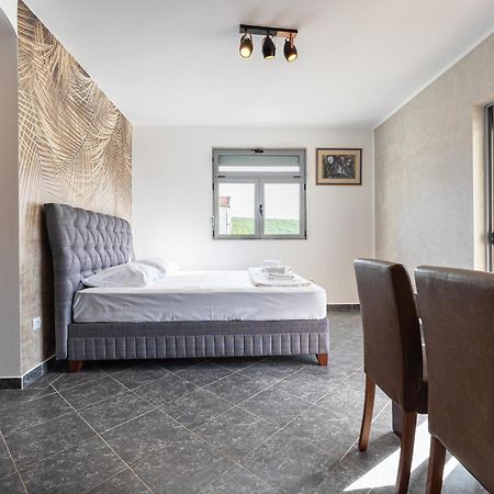 Delfin Apartments Sutomore Luaran gambar