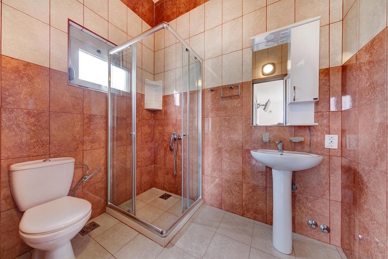 Delfin Apartments Sutomore Luaran gambar
