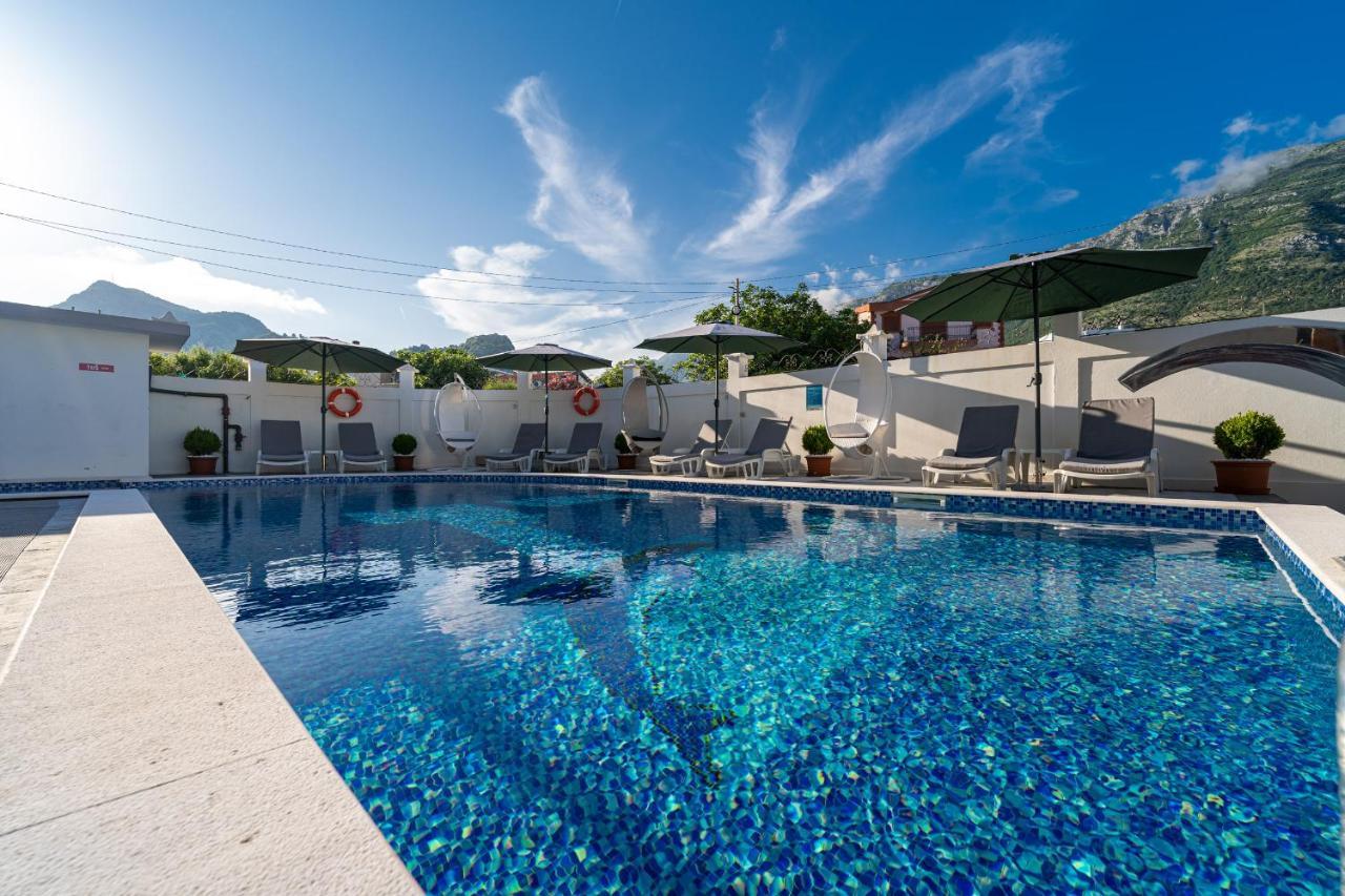 Delfin Apartments Sutomore Luaran gambar