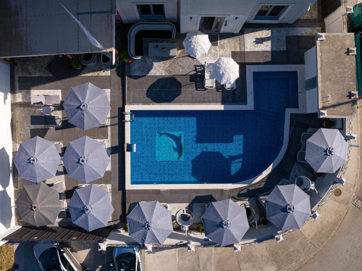 Delfin Apartments Sutomore Luaran gambar