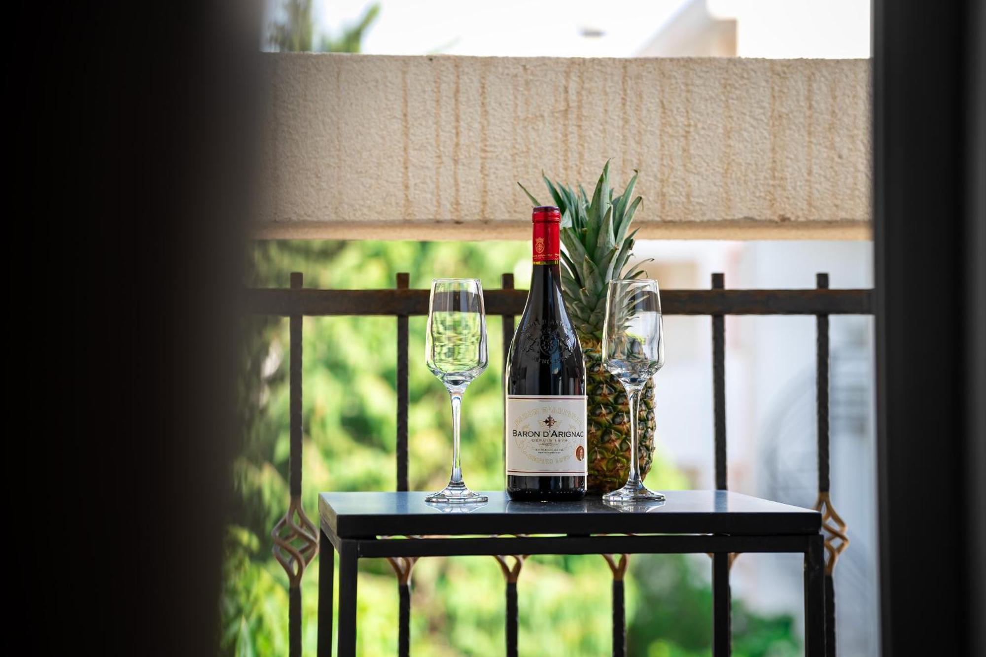 Delfin Apartments Sutomore Luaran gambar