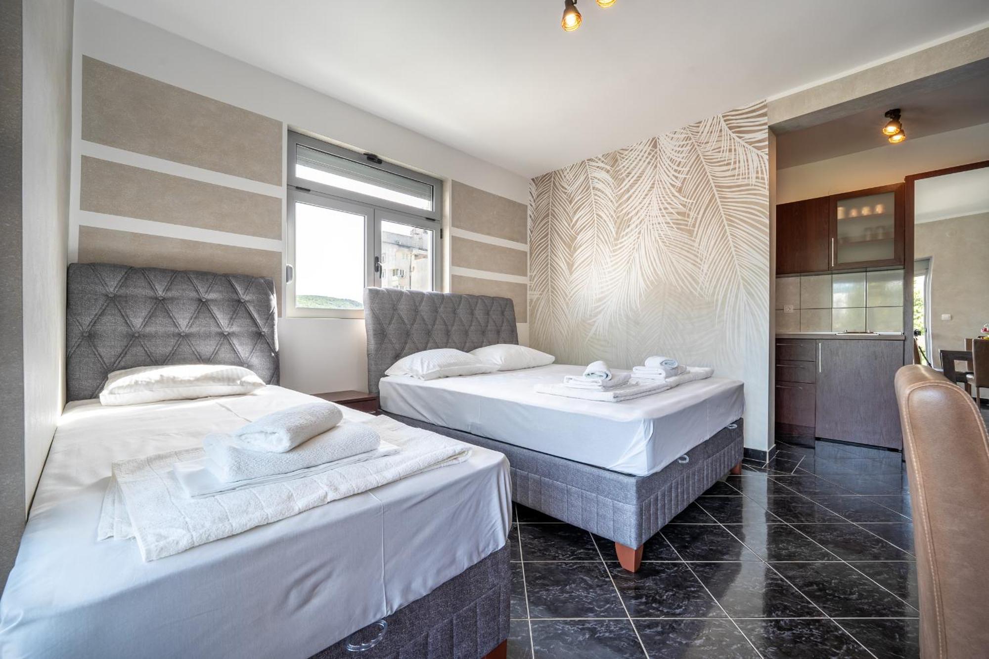 Delfin Apartments Sutomore Luaran gambar