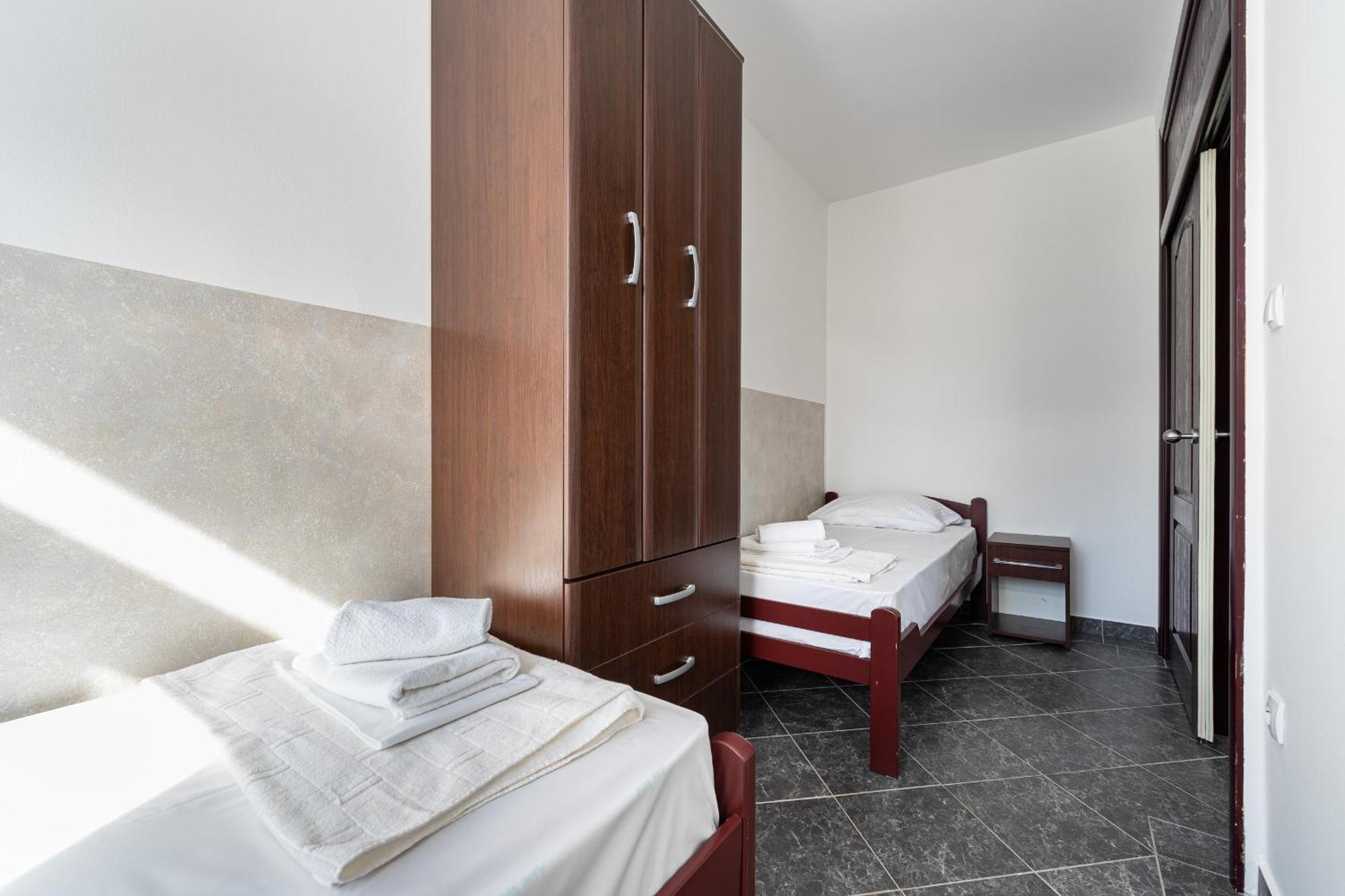 Delfin Apartments Sutomore Luaran gambar