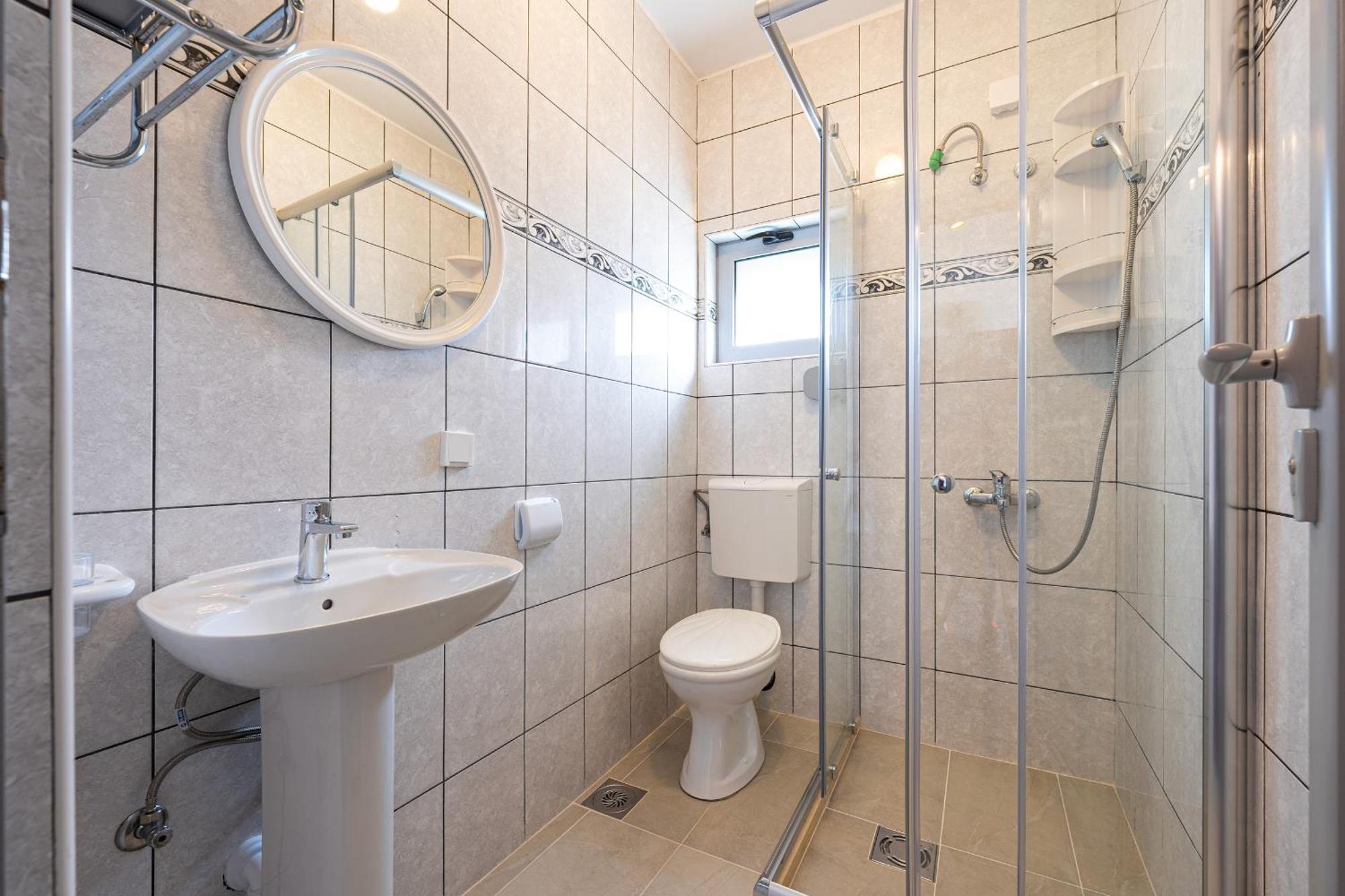 Delfin Apartments Sutomore Bilik gambar