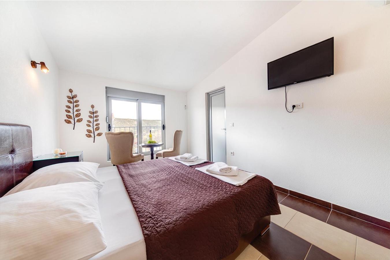 Delfin Apartments Sutomore Bilik gambar