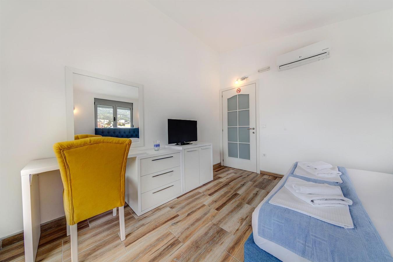 Delfin Apartments Sutomore Bilik gambar