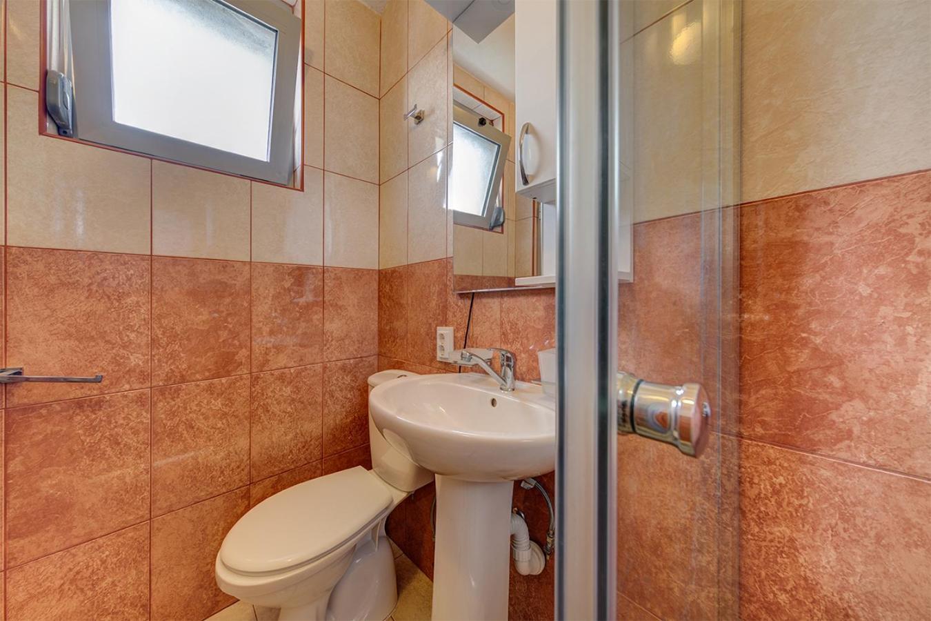 Delfin Apartments Sutomore Bilik gambar